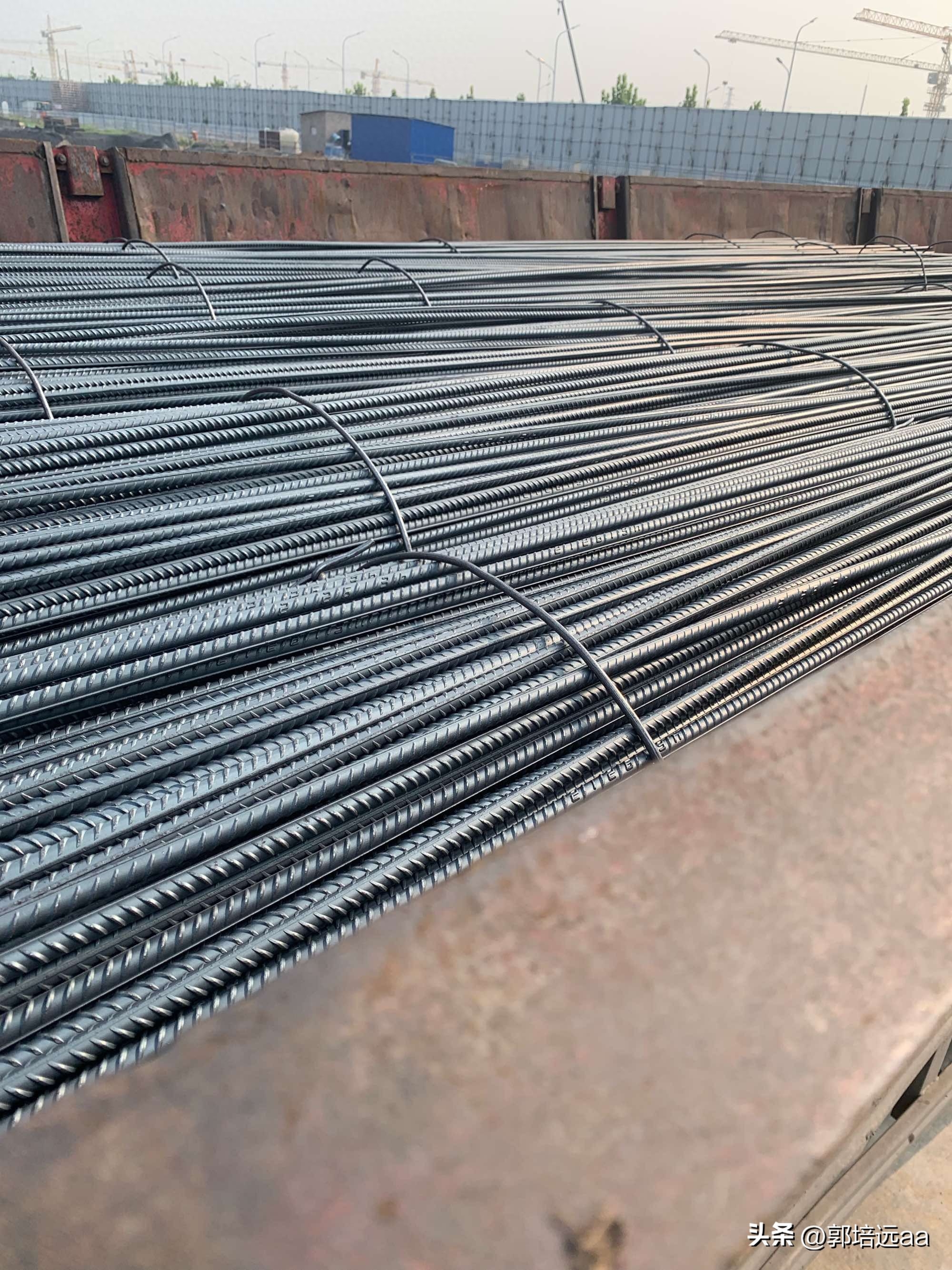 钢结构屋顶浇筑混凝土_钢结构混凝土楼顶_钢结构楼板混凝土浇筑