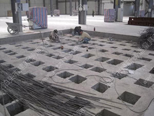 钢结构地脚螺栓定位_螺栓钢脚结构安装地方图片_钢结构地脚螺栓安装