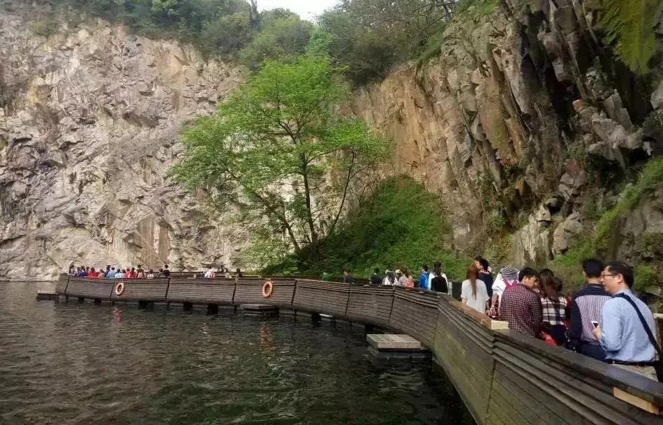 上海深坑酒店建筑难题_钢结构酒店倒塌原因_上海深坑酒店是钢结构吗?