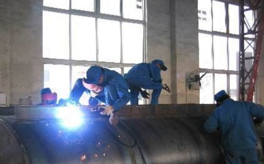 钢结构焊工危险吗_危险钢焊工结构图片_危险钢焊工结构施工方案