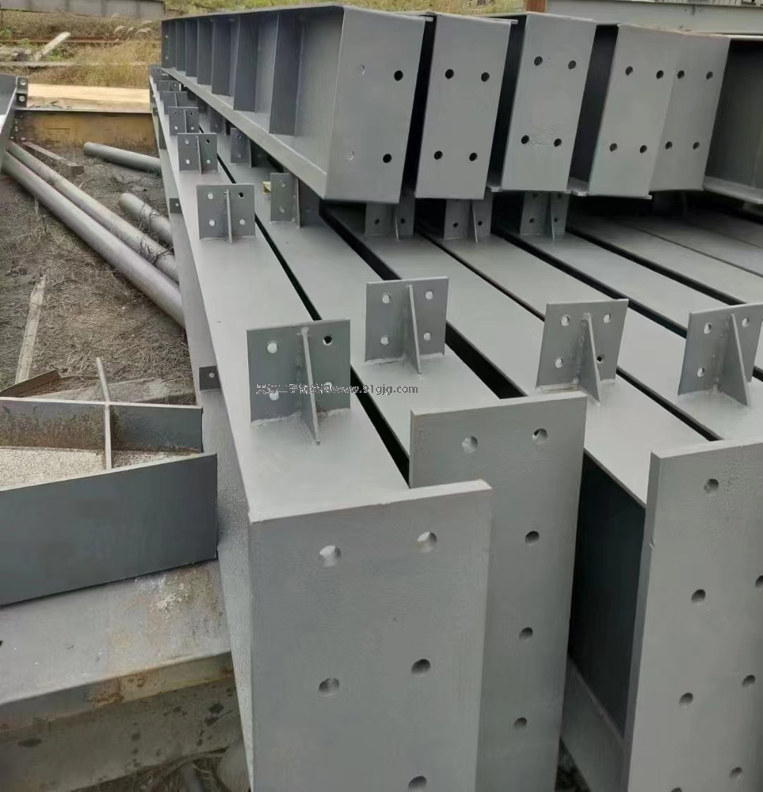 长36m宽18m高9.5m行车房